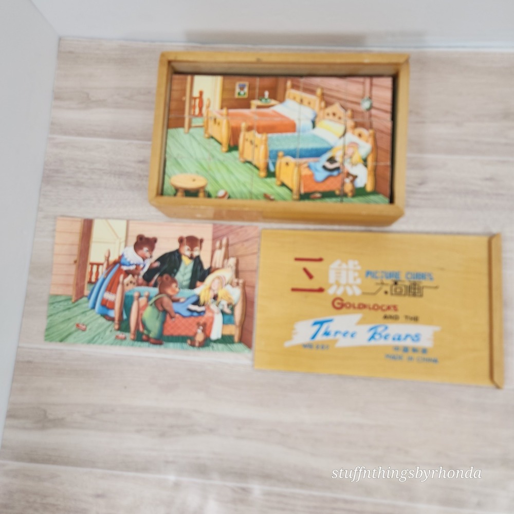 Goldilocks & Three Bears Picture Cube Set In Wooden Case Circa @1970's